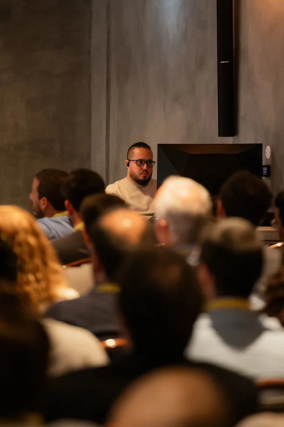 Filipe Macau na régie técnica durante a transmissão em direto do evento SIT Porto